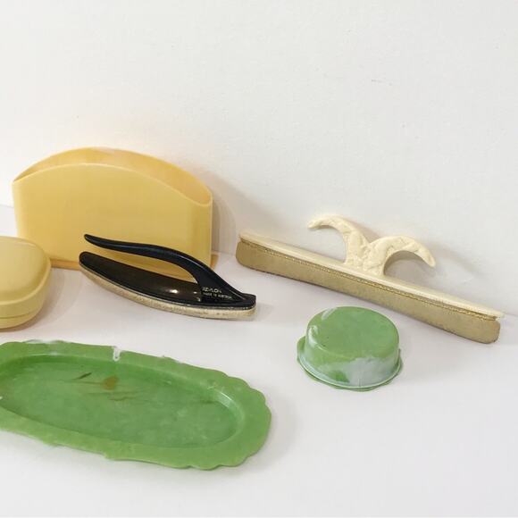 Vintage Celluloid Manicure Dragons Nail Buffer Vanity Set Tray Powder Box Lot - Picture 4 of 15